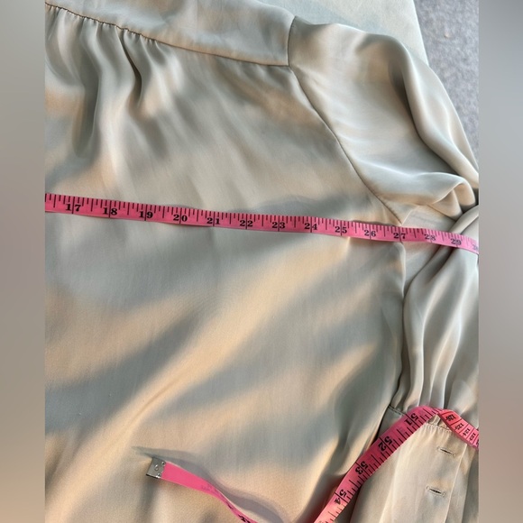 H&M Classy Greige Silky Sexy Mob Wife Office Siren Blouse Size XS Runs Large - Picture 6 of 6